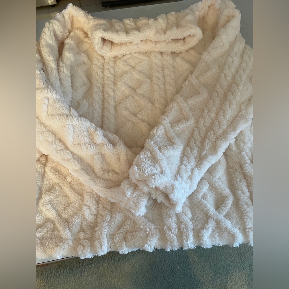 New without tags Eddie Bauer fleece pullover  size large